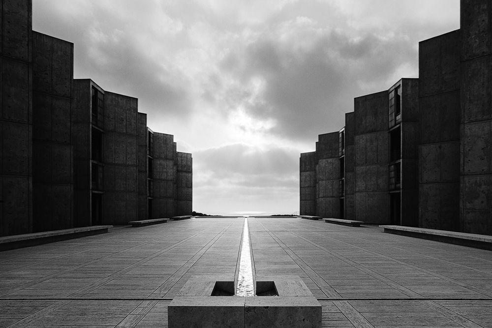 Salk Institute, the court toward the Pacific