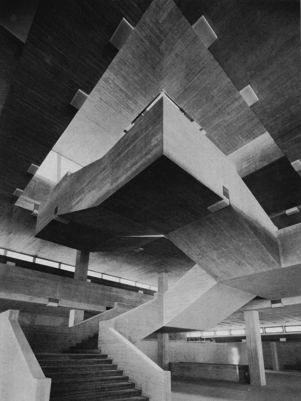 Stair hall of stacked concrete beams