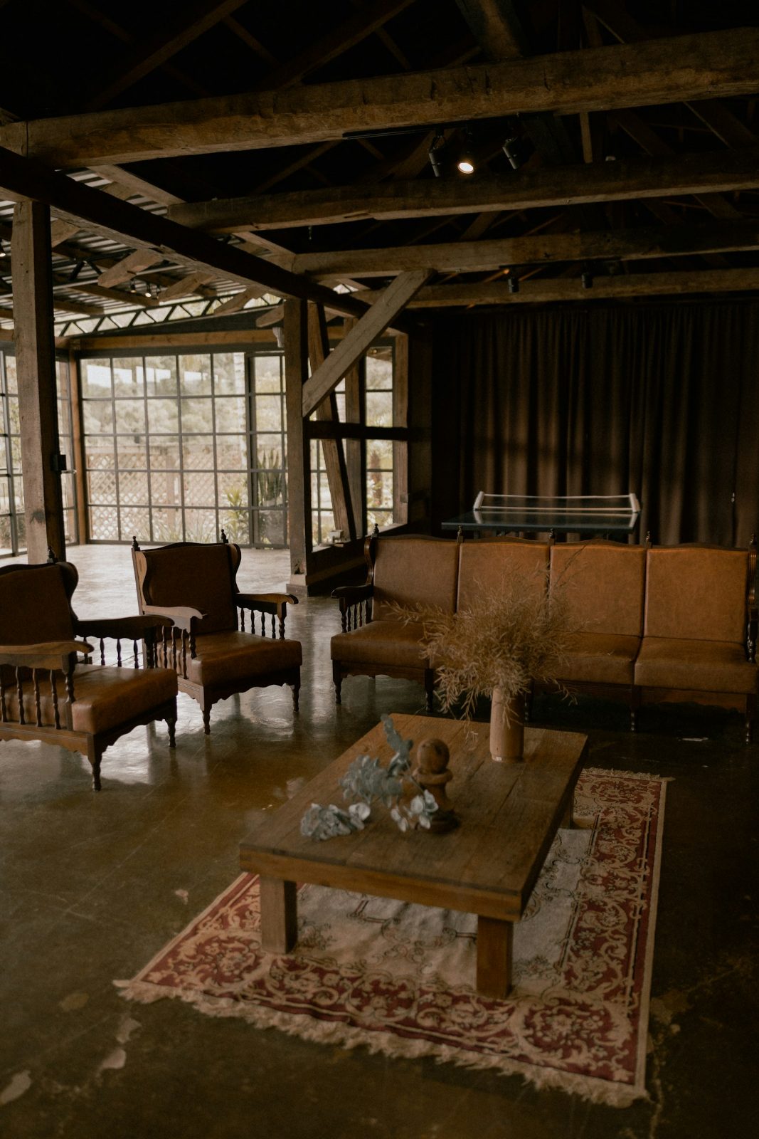 Lodge lounge