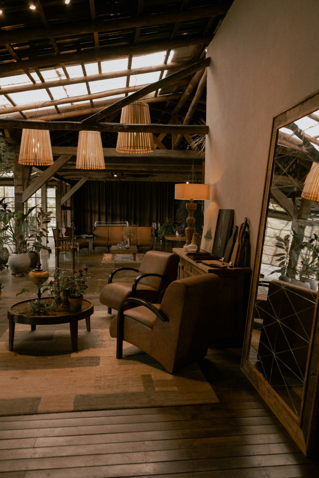Lodge lounge