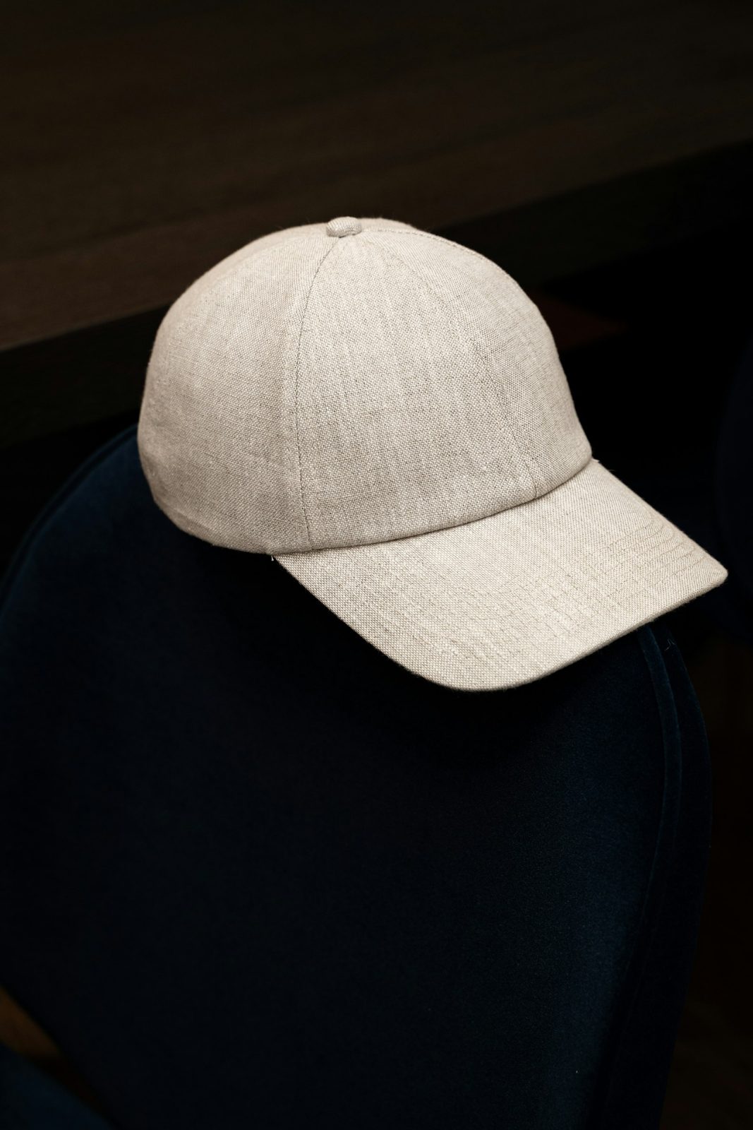 T 'CONTENTS' CAP [COLOPHON]